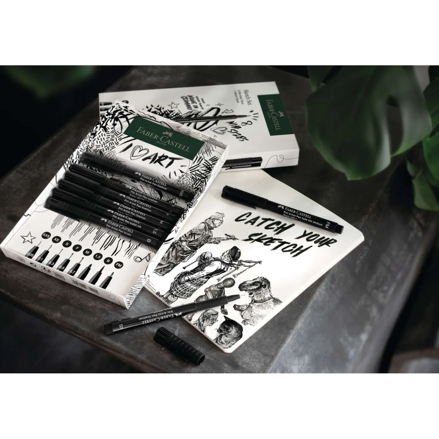 FABER-CASTELL Pitt Artist Pen-Set + Sketchbook