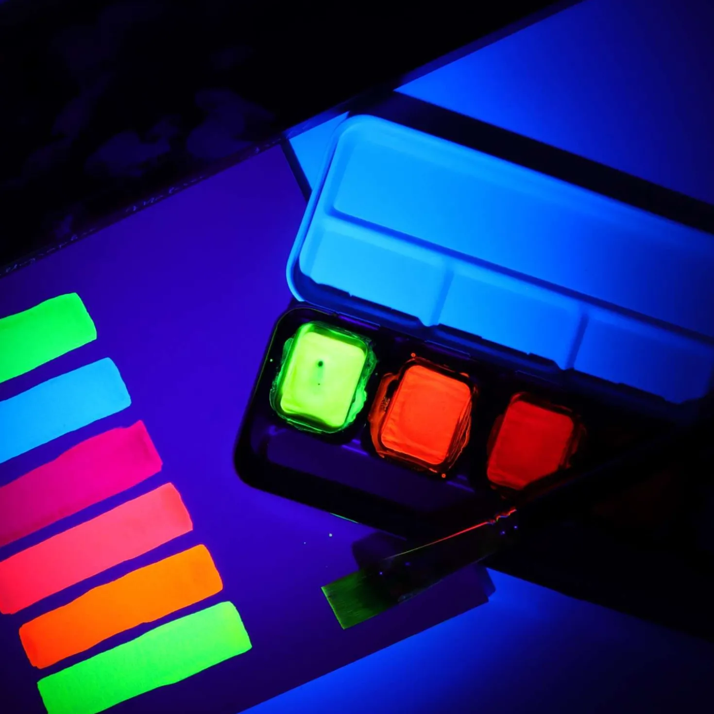 FINETEC Premium Farbkasten NEON-Farben